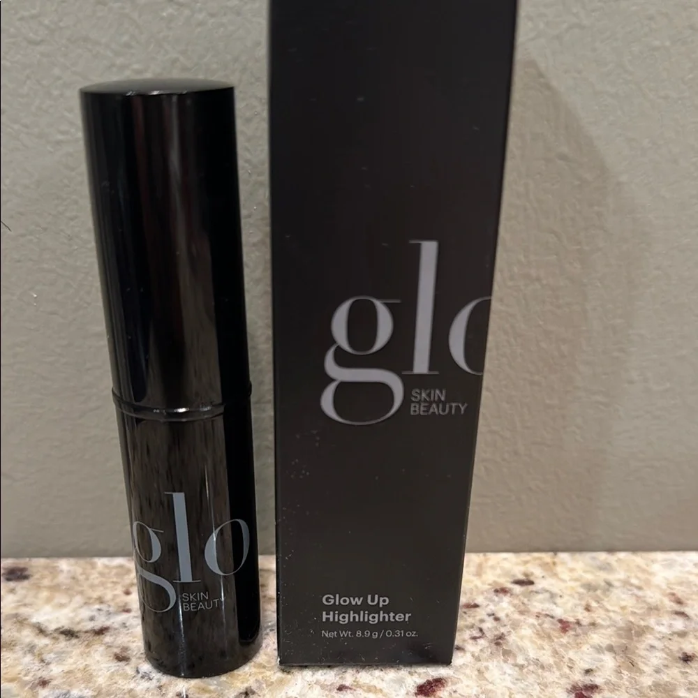 Glo Skin Beauty Glow Up Highlighter NWT - Picture 7 of 7